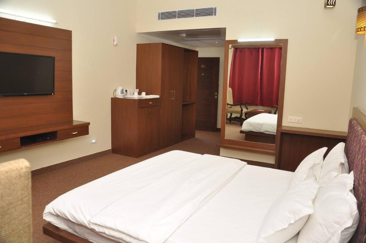 Neelkanth'S Bagar Inn Resort Jhunjhunu Zewnętrze zdjęcie