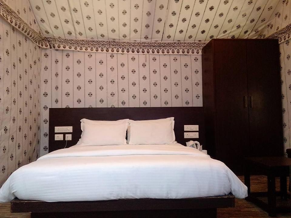 Neelkanth'S Bagar Inn Resort Jhunjhunu Zewnętrze zdjęcie