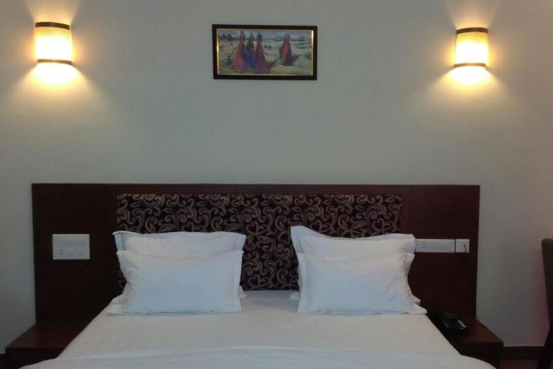 Neelkanth'S Bagar Inn Resort Jhunjhunu Zewnętrze zdjęcie
